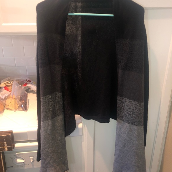 Sweaters/Wraps - Picture 6 of 8